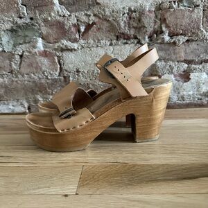 No. 6 Two Strap Clog on Platform